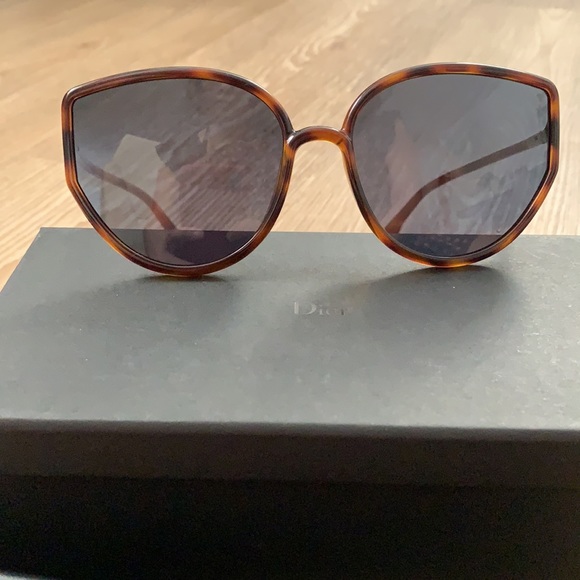 Dior Accessories - 💯 Authentic Dior SoStellaire4 Sunglass